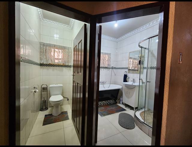 4 BEDROOM HOUSE FOR SALE IN VEREENIGING CENTRAL